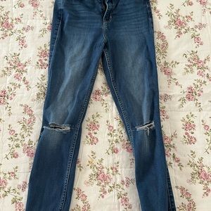hollister jeans!